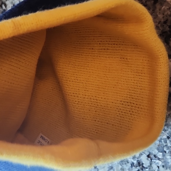 Sabres Labatt Blue Light Beanie - Picture 6 of 9